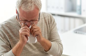 Vacina da gripe causa reação em idosos? Saiba tudo sobre!